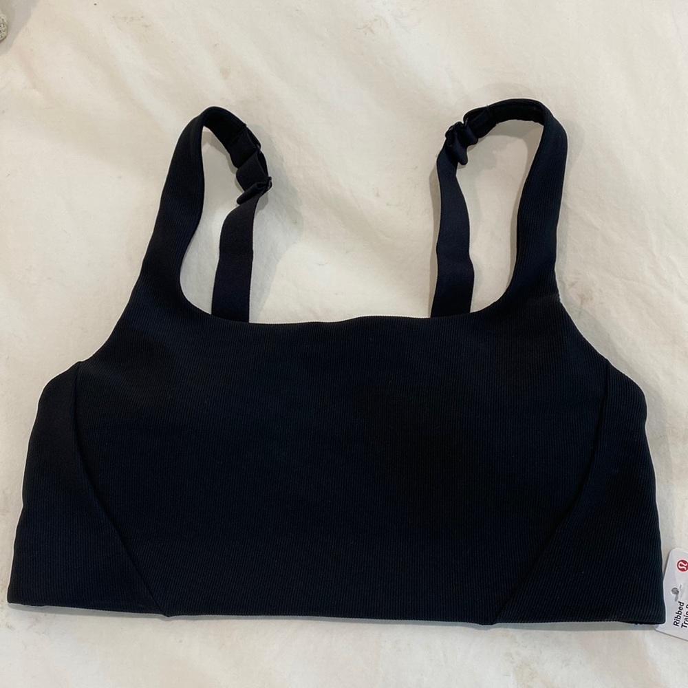 NWT - Ribbed Train Bra Medium Support  C/D Cups - 6